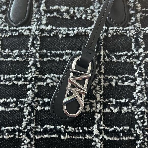 MICHAEL Kors Gigi small distressed Cotton Messenger $328 Bag in Black - Picture 3 of 5